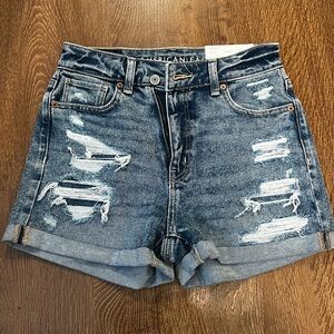 Mom Jeans NEW WITH TAGS SIZE 0 American Eagle